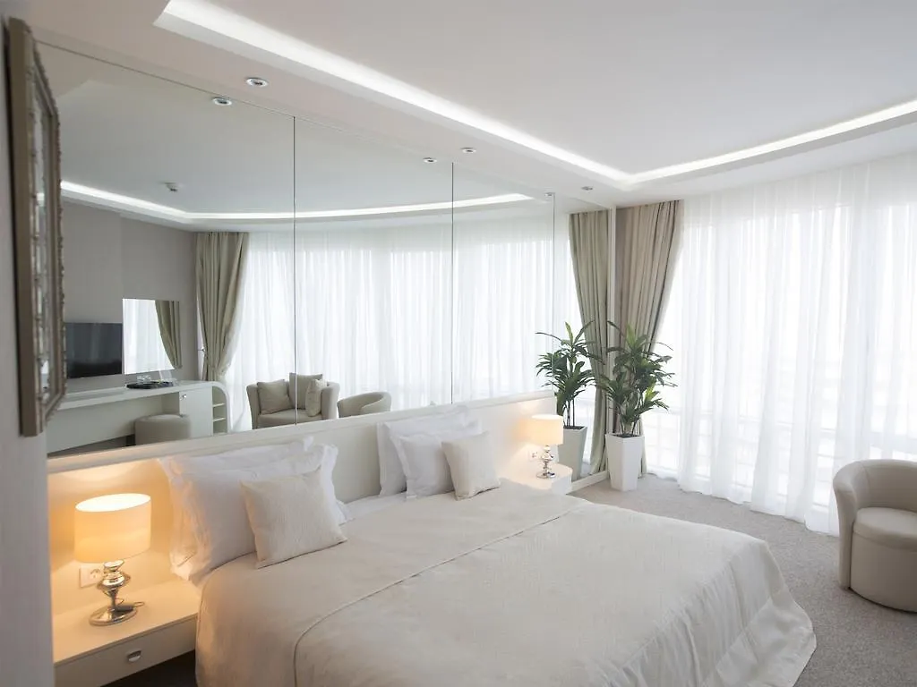 Sahil Hotel Baku 4*,